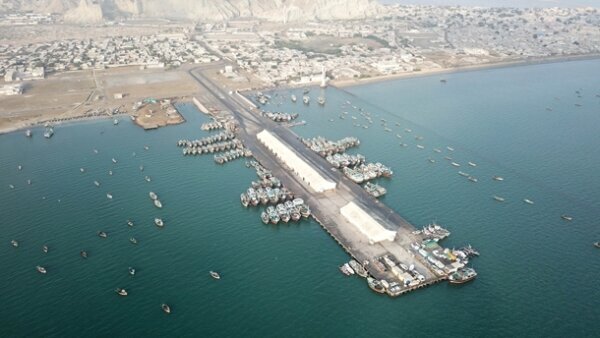 王毅同巴基斯坦副总理兼外长达尔通电话